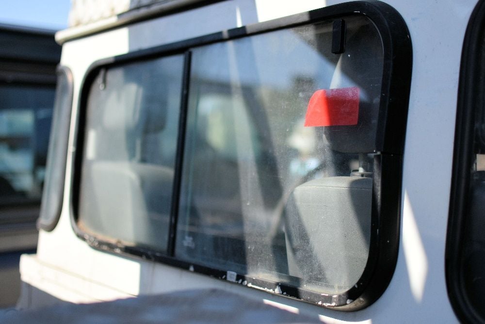 Szyba tył przesuwna pickup Land Rover Defender