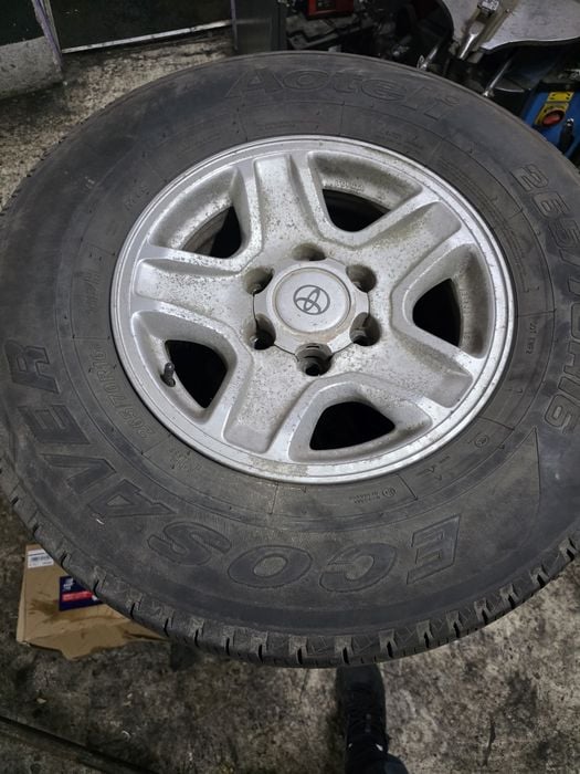 Felgi aluminiowe toyota land cruiser 16