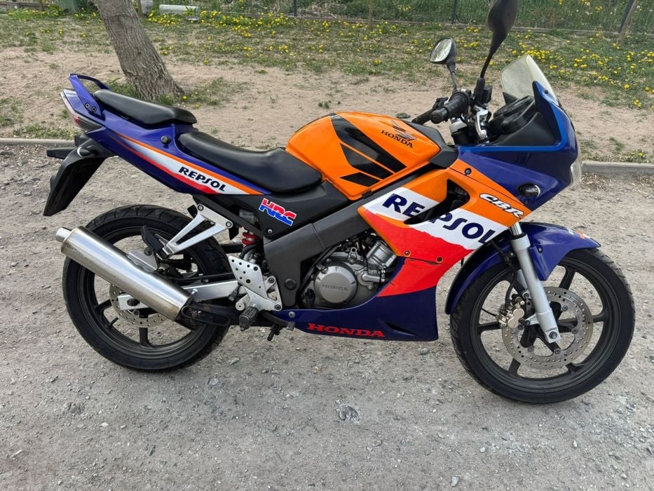 Honda cbr 125cm.