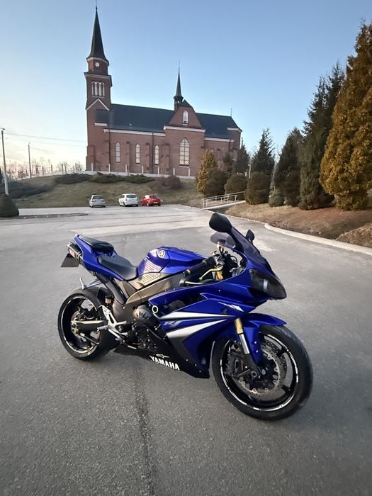 Yamaha R1 RN19 Yoshimura 2008 rok