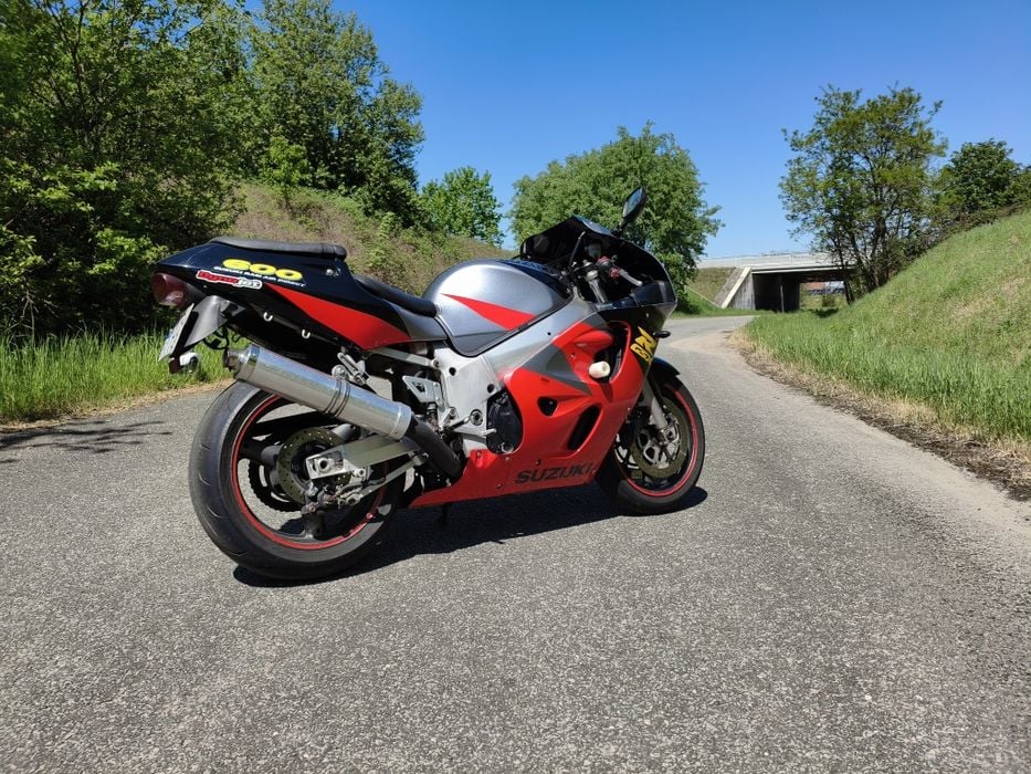 Suzuki gsxr 600 srad