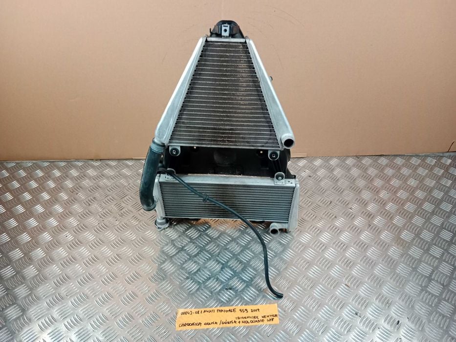 Ducati Panigale 959 V2 Chłodnica Dolna Górna Mocowanie Zbiorniczek