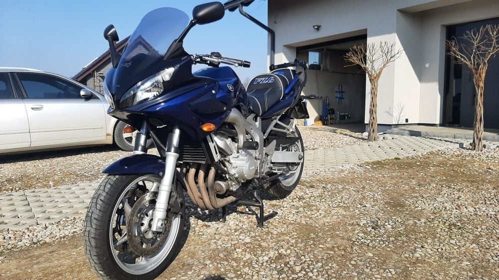Yamaha FZ6 Fazer 2004r. świeżo po serwisie + kufer centr.Givi Maxia 3