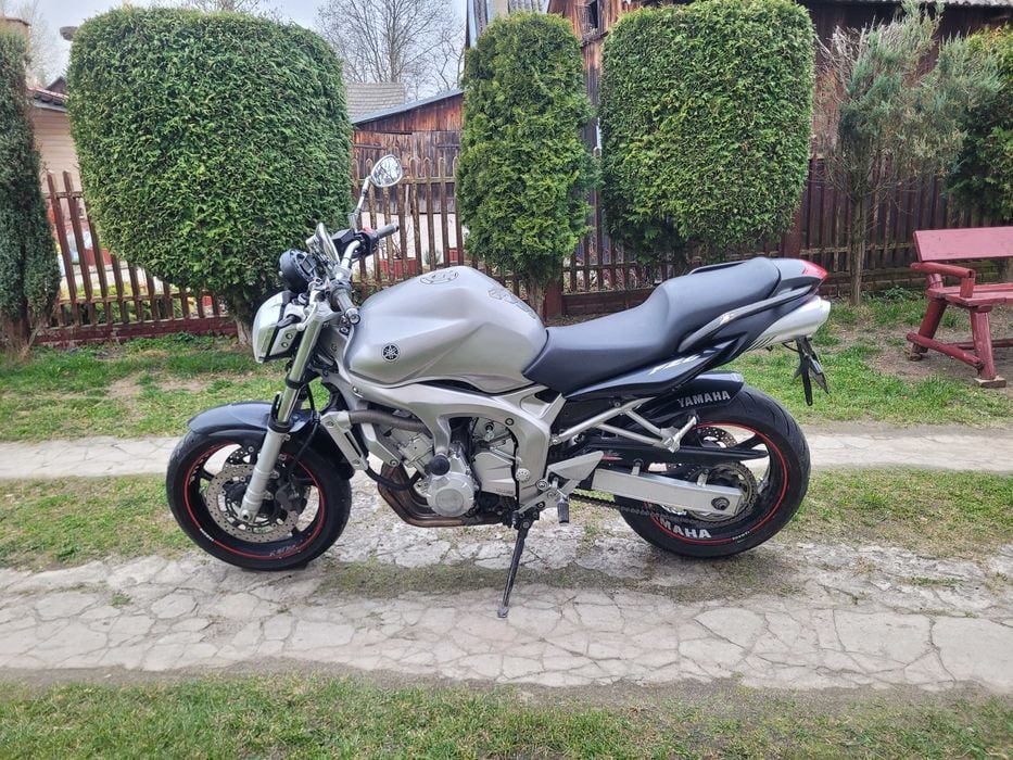 Motocykl Yamaha FZ6 Fazer