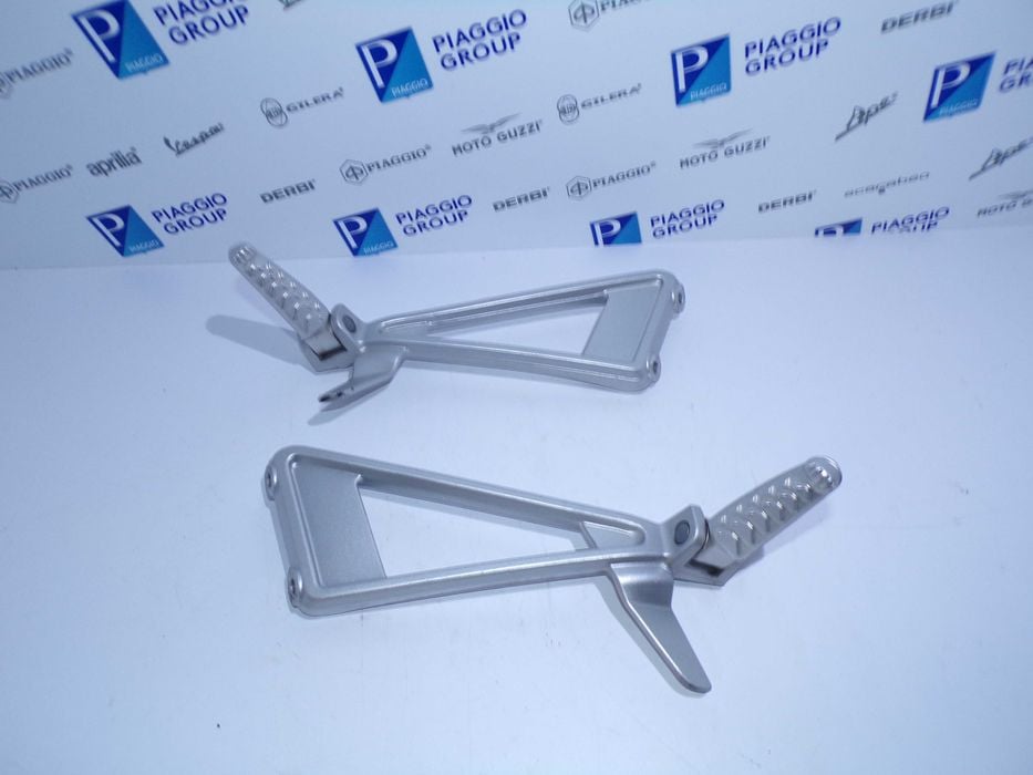 Komplet Set Pasażera Sety Prawy i Lewy Aprilia RS660 Tuono 660 Orygin.