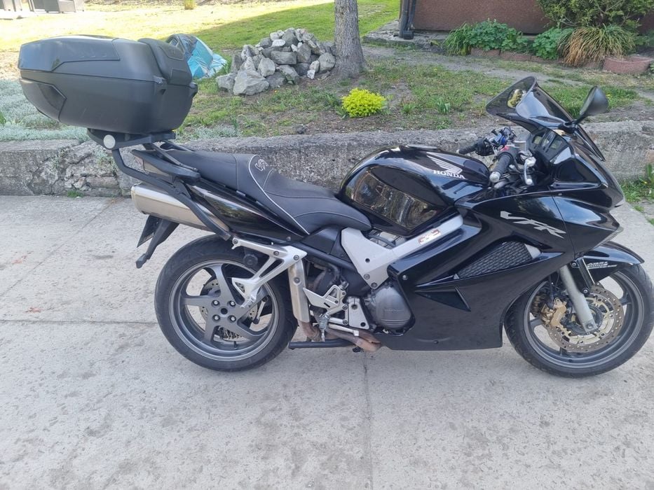 Honda VFR 800 super stan przebieg 38000 km 107 koni Serwisowany