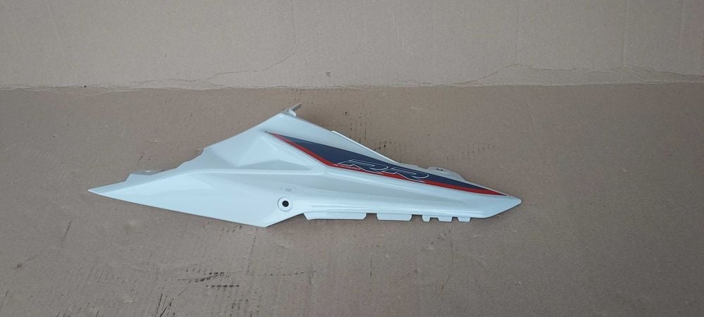 Owiewka zadupek boczek bok tylny lewy BMW S 1000 RR S 1000 R K46 K47