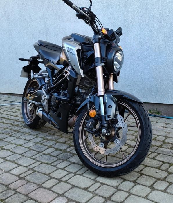 Honda cb 125R   22r super stan  Ledy