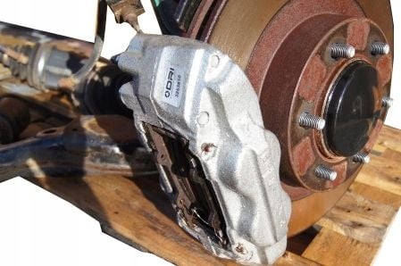 zacisk prawy przód toyota land cruiser 120 d4d oryginał