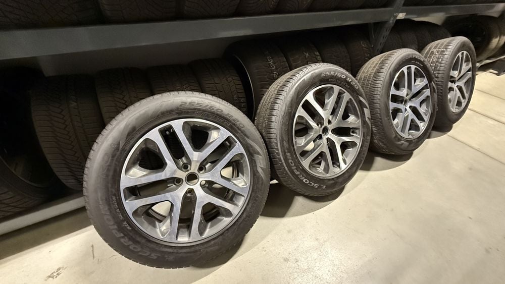 Zestaw felg z oponami Pirelii All Season 255/60/20 Land Rover Defender