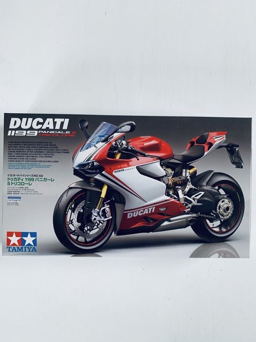 Motor Ducati 1199 Panigale s tricolore model Tamiya 14132