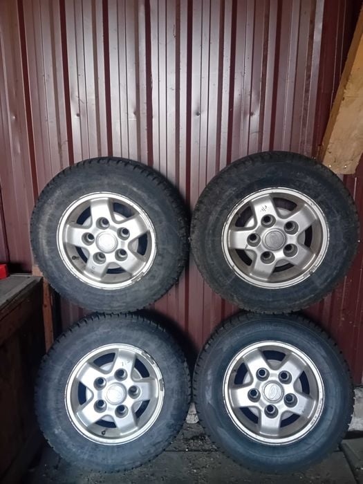 Land Rover Discovery 1 felgi / opony dwa zestawy