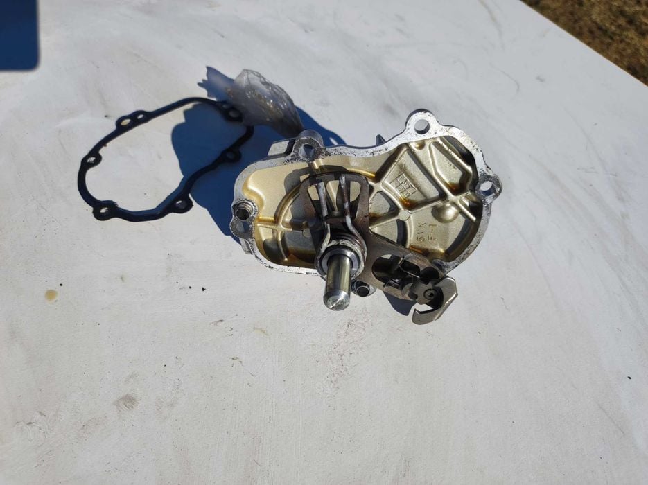 Yamaha FZ6 (2004–2009) Mechanizm zmiany biegów pokrywa z wałkiem