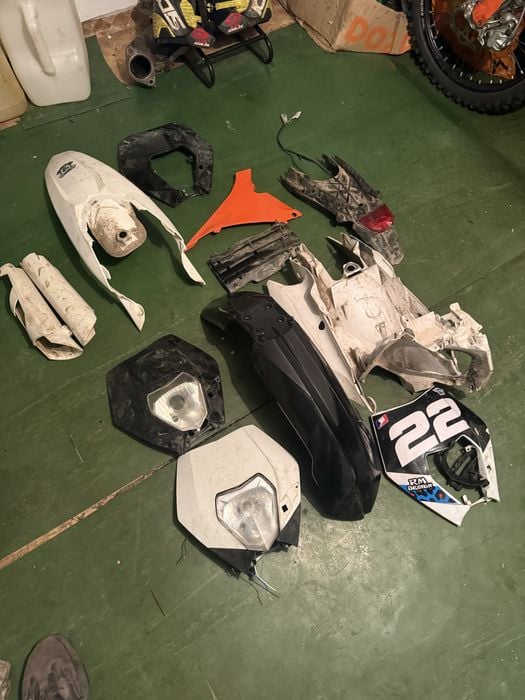 Plastiki komplet ktm sx exc lampa przód tył kratki chlodnicy airbox