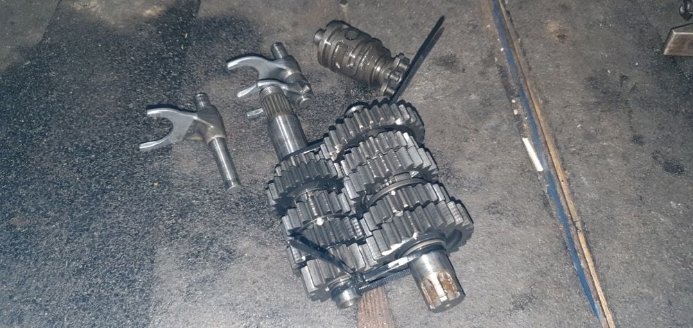 Skrzynia tryby wałek koło Kawasaki kx 250 kdx na częsci na tryby