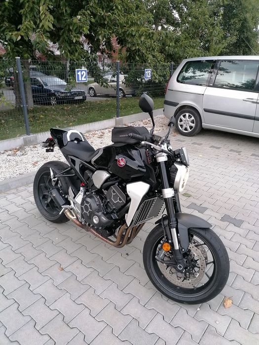 Honda CB1000R Plus SC80 6.400 km Neo Sports Cafe