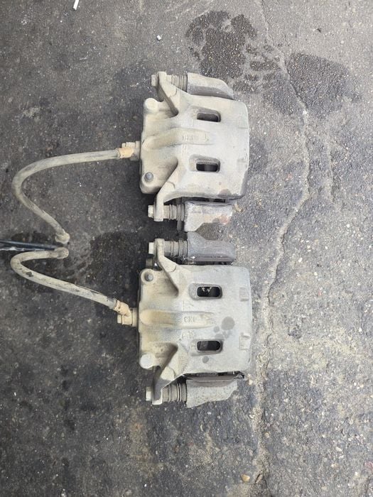 Zacisk hamulcowy przód prawy lewy nissan navara D40 3.0 dci 4.0b