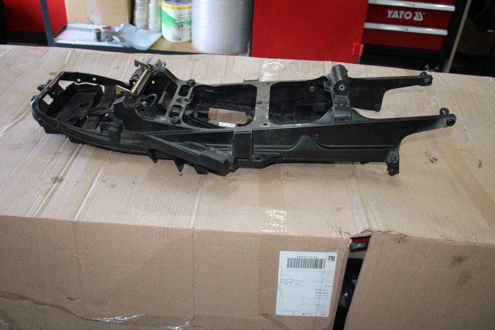 Stelaż Tył Tylny Ogon Zadupek Wypełnieni Yamaha R6 5SL RJ05 RJ09 03-05