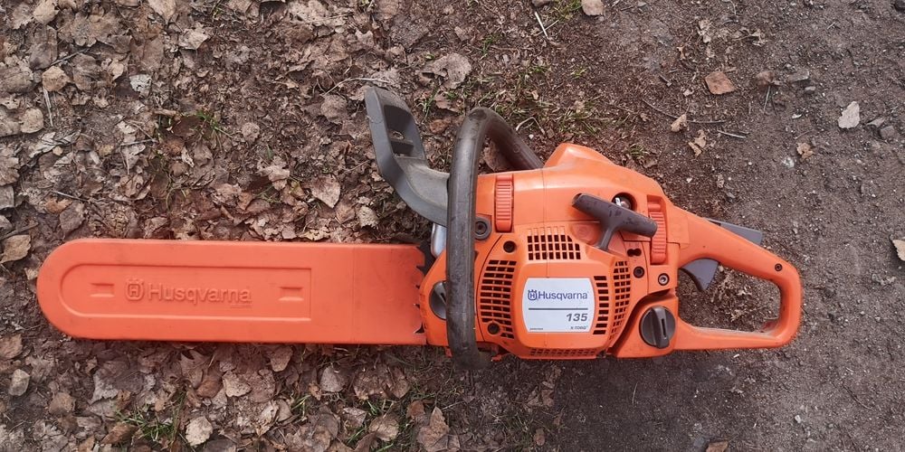 piła pilarka spalinowa Husqvarna 135