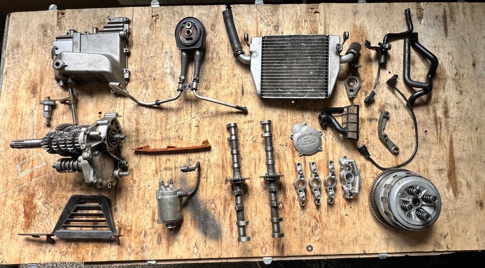 Skrzynia biegów MV Agusta Brutale 750 F4 silnik chlodnica