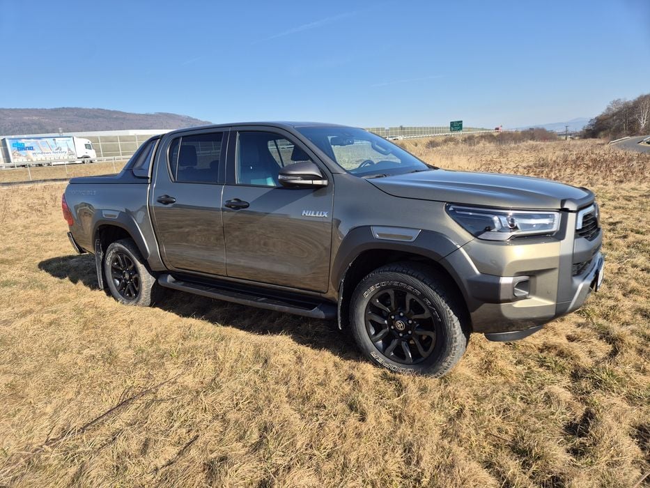 Toyota hilux invicible cesja leasing