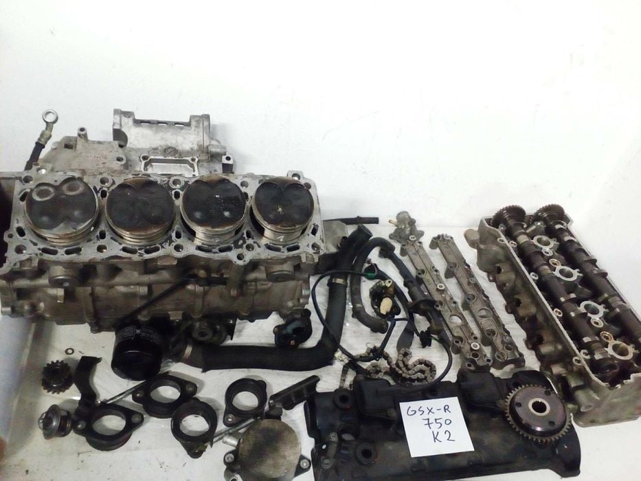 Suzuki gsxr 750 k1 k2 k3 gsx r silnik na części kartery cylindry tłoki