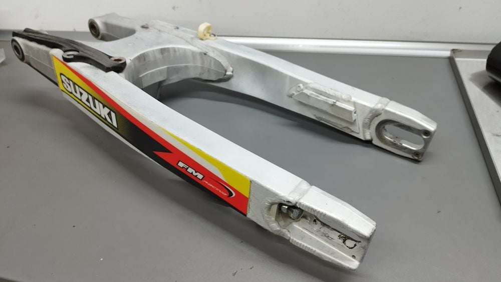 Suzuki RM 250r 01-04r bak wahacz moduł chłodnica zapłon części