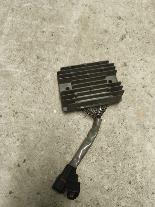 Regulator napięcia Suzuki GSX-R 1000k6