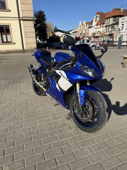 Motocykl Yamaha r1 rn-09