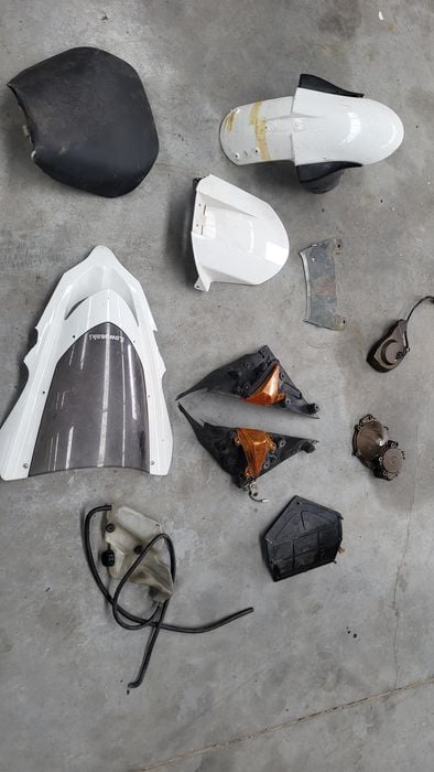 Kawasaki zx10 04-05 dekiel osłona wypełnienie błotnik  szyba fotel