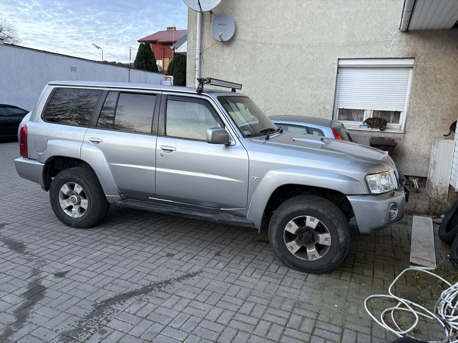 Nissan patrol y61 04r karoseria