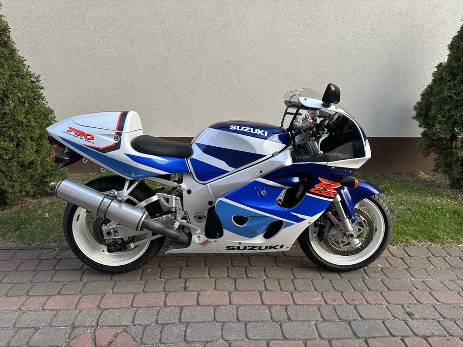 SUZUKI GSXR 750 SRAD oryginal/bezwypadkowy