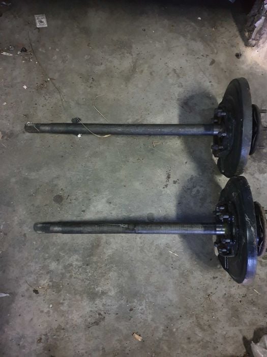 Nissan Patrol Y60 półos półosie  obudowa mostu tył tylna tylne