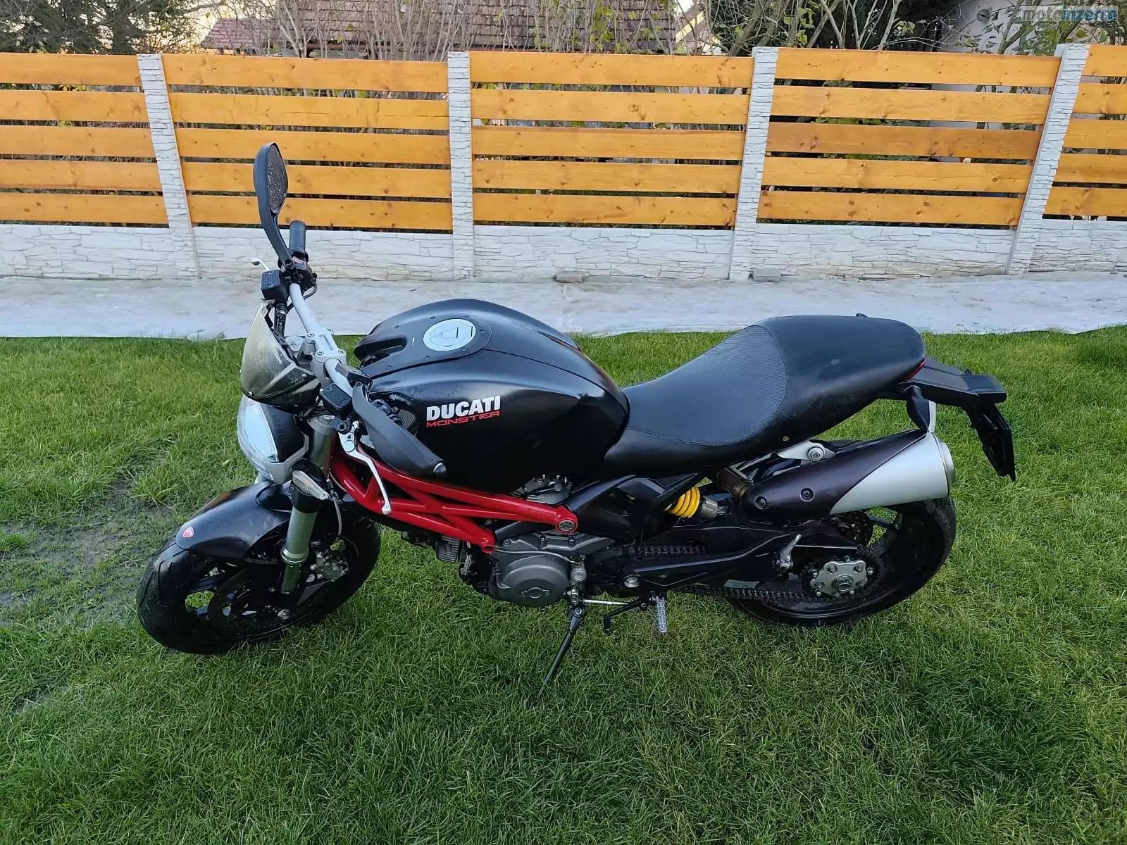 Ducati Monster 796
