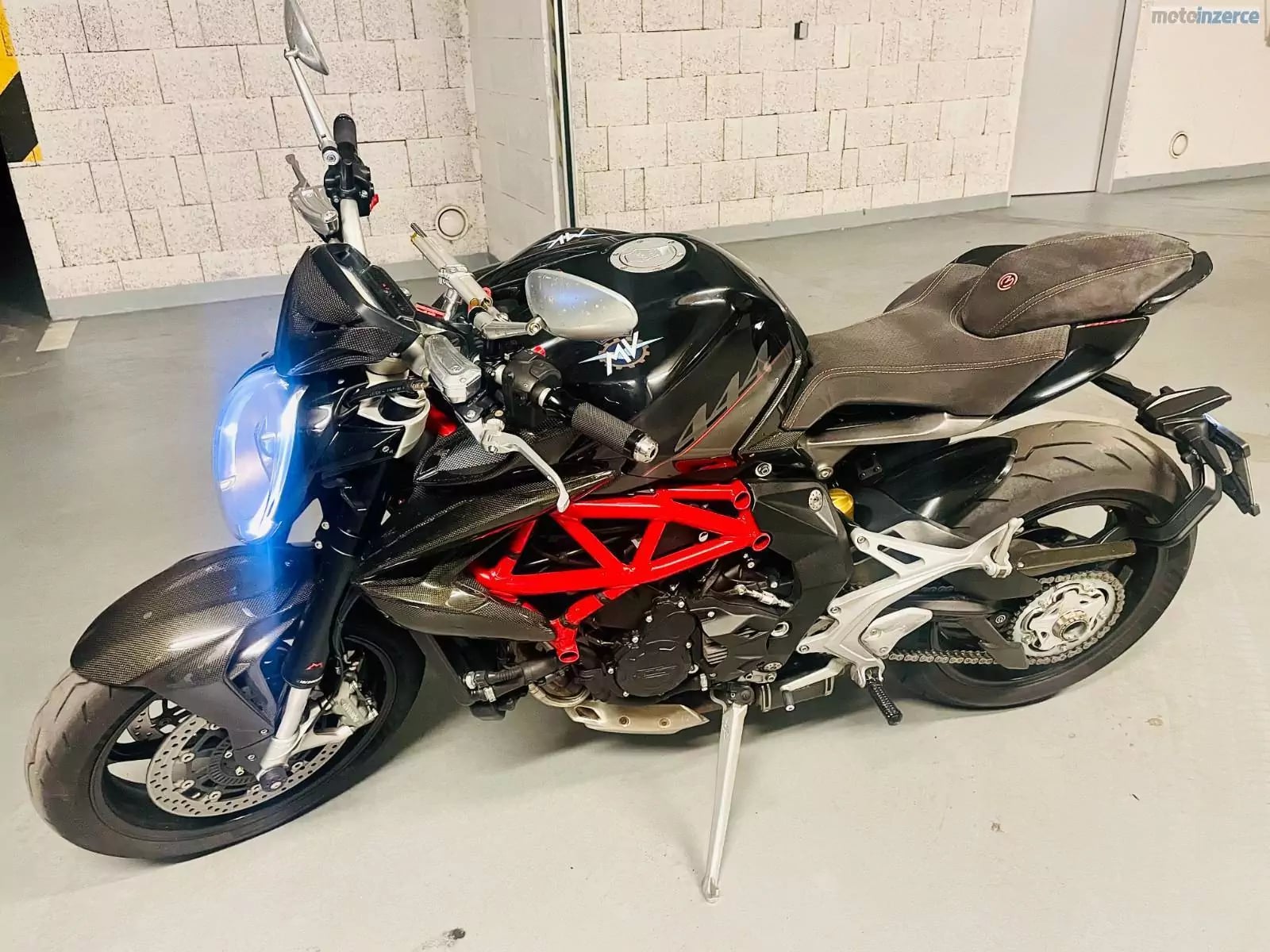 MV Agusta Brutale 800