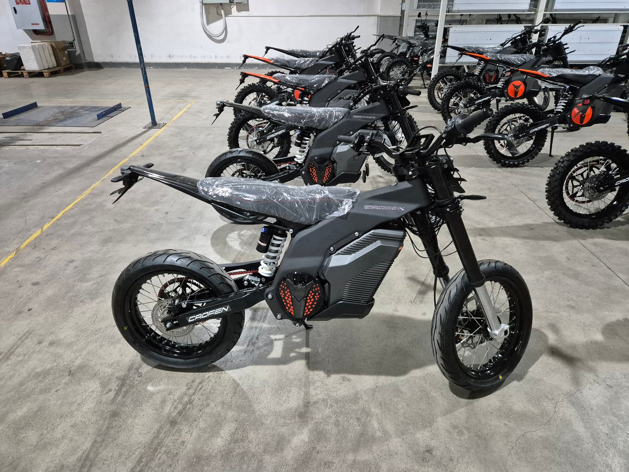 CROSS ELEKTRYCZNY CAOFEN FX 72V60Ah L3e