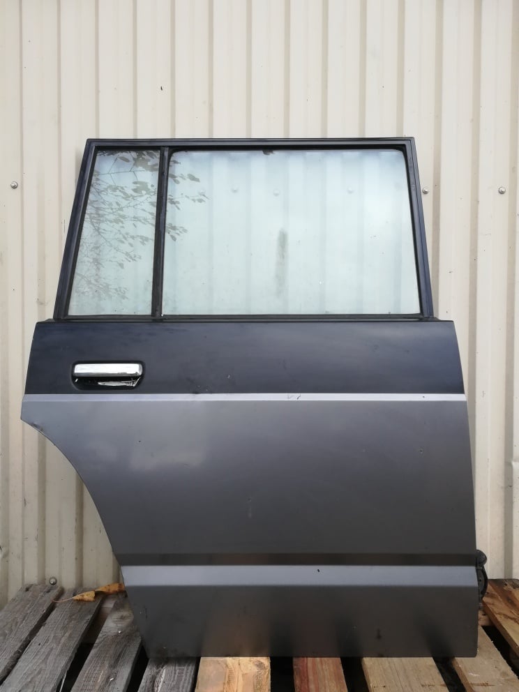 Pravé zadní dveře Nissan Patrol GR Y60