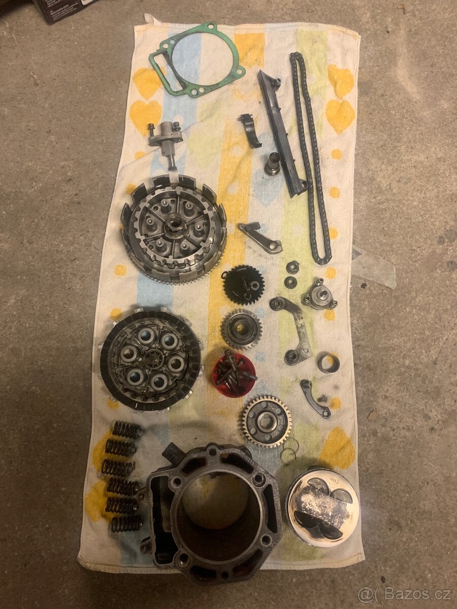 Prodám díly z motoru KTM LC4 620 (kompletní rozebraný motor)