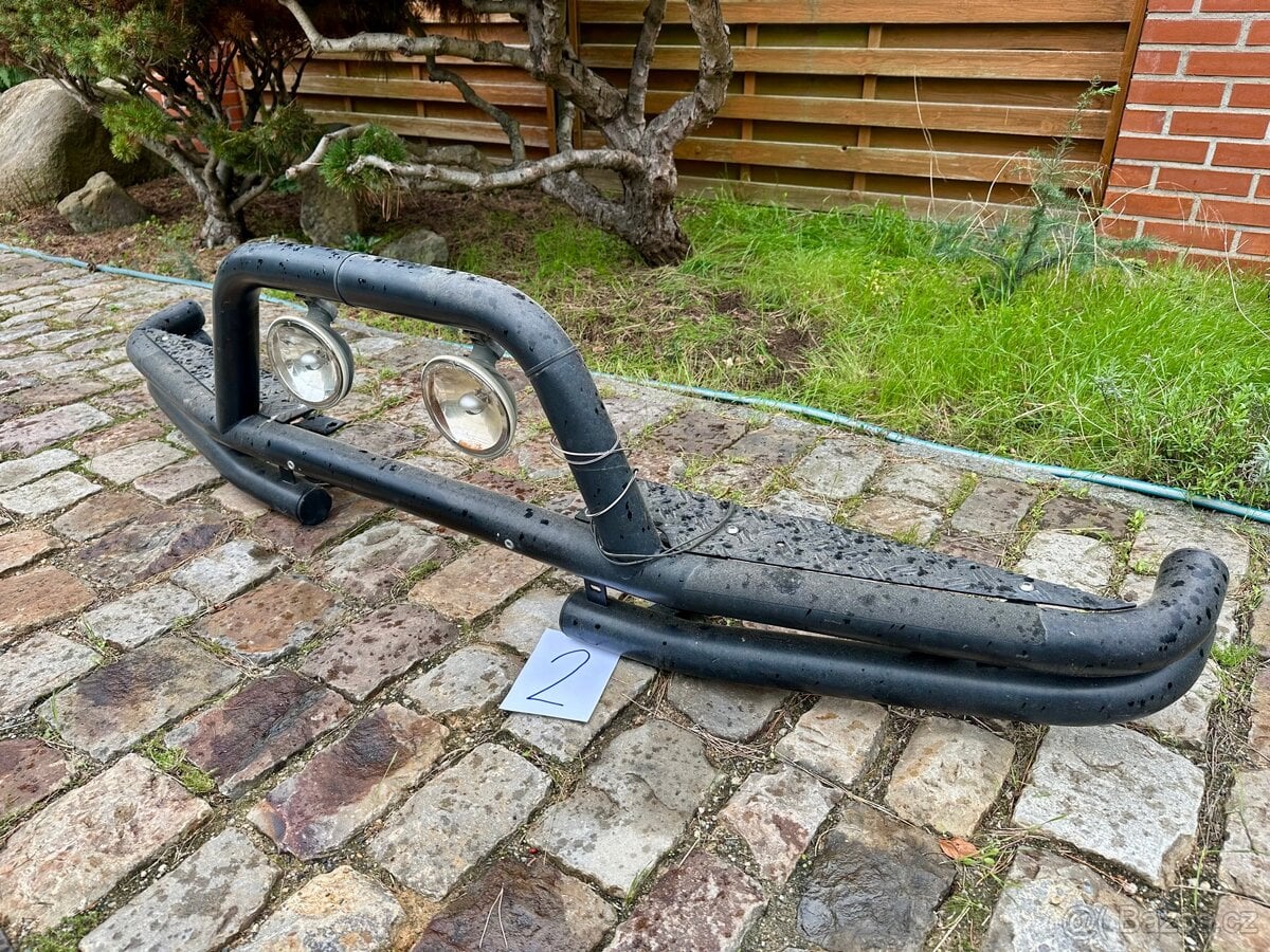 Přední pevnostní nárazník Land Rover Defender