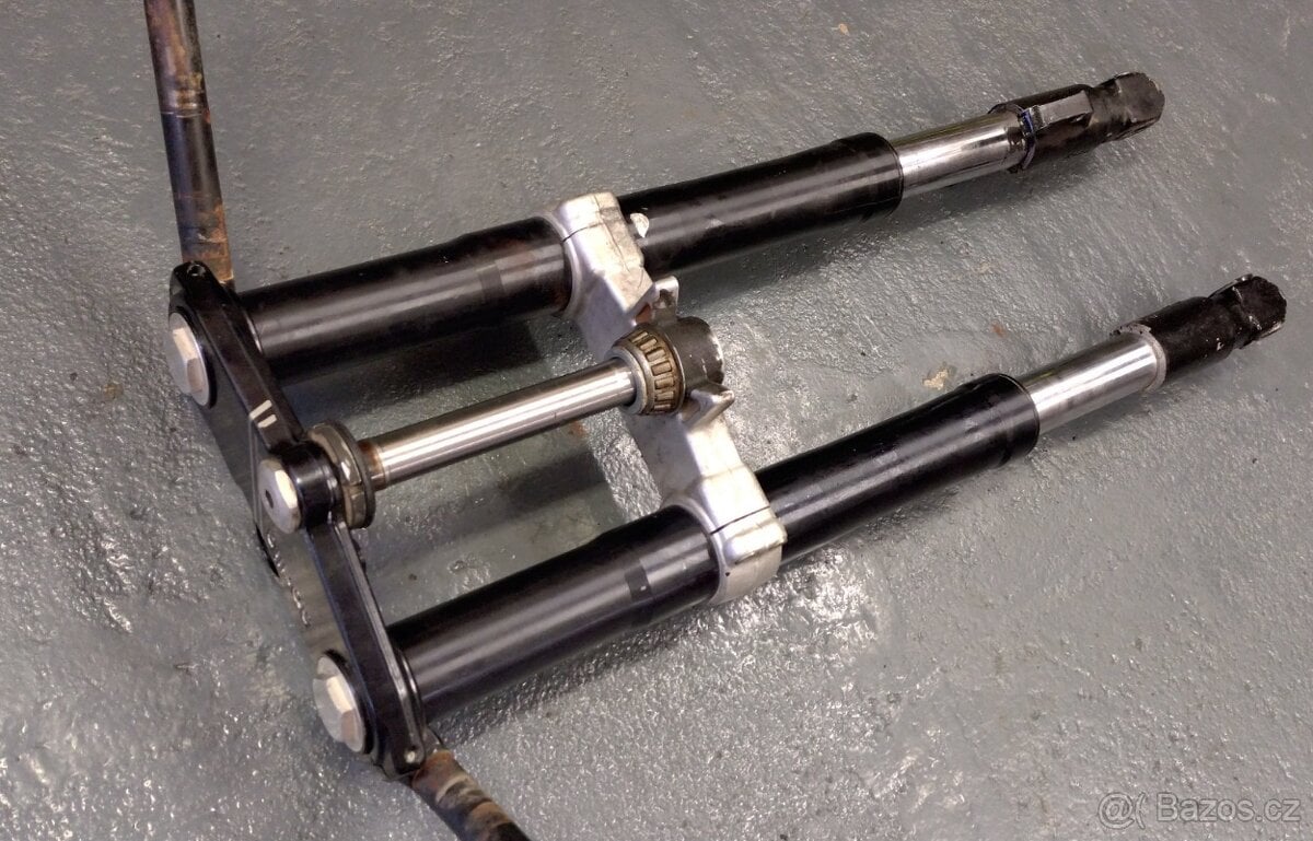 Aprilia RS 125 přední vidlice