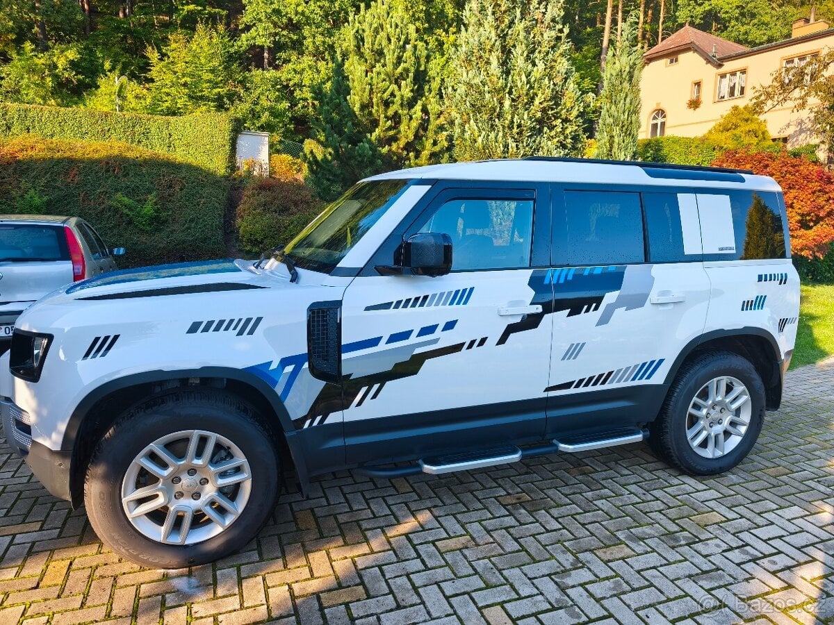Land Rover Defender 200S