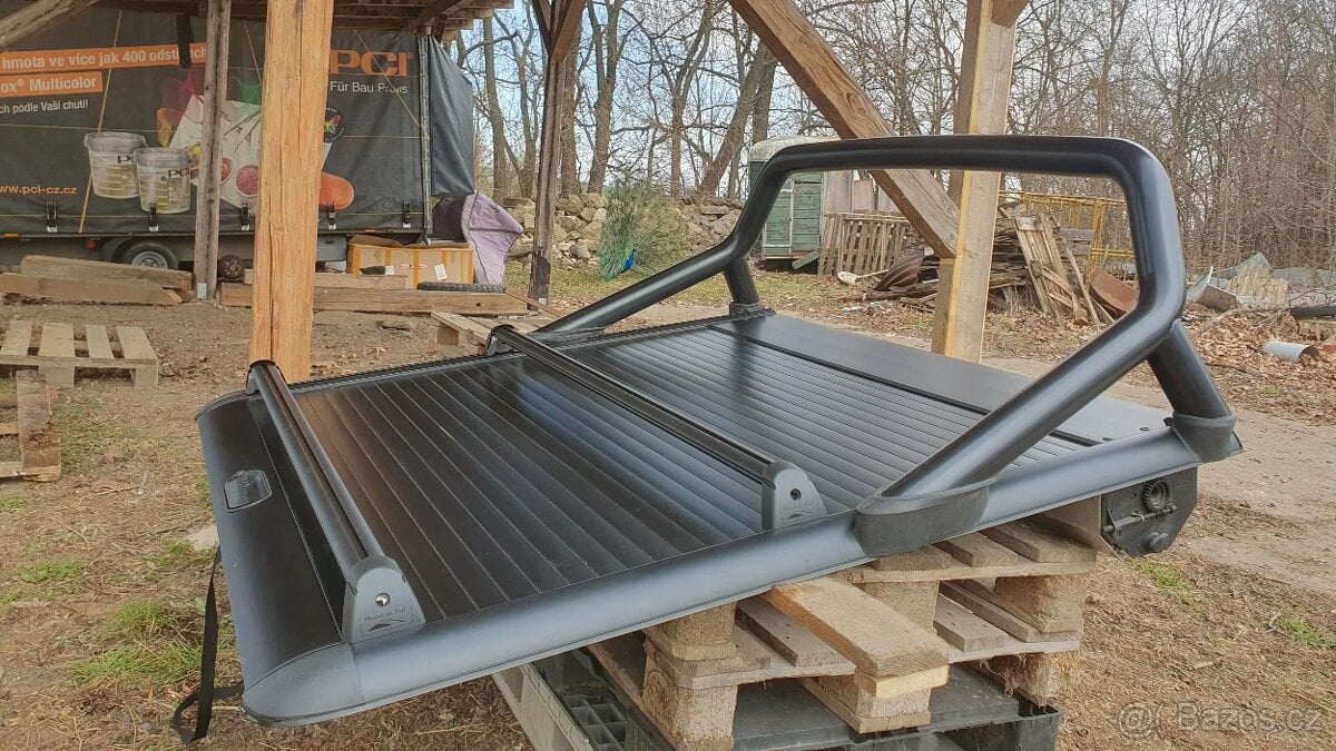 TOYOTA HILUX DC alu roleta + rám + příčníky