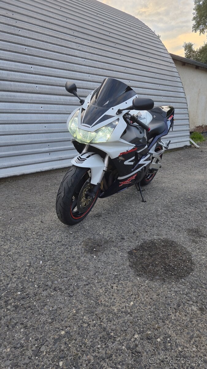 Honda cbr 954 rr fireblade