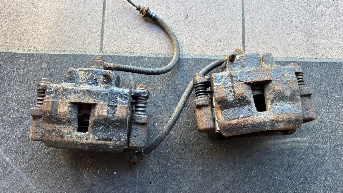 Přední brzdiče Nissan Patrol 260