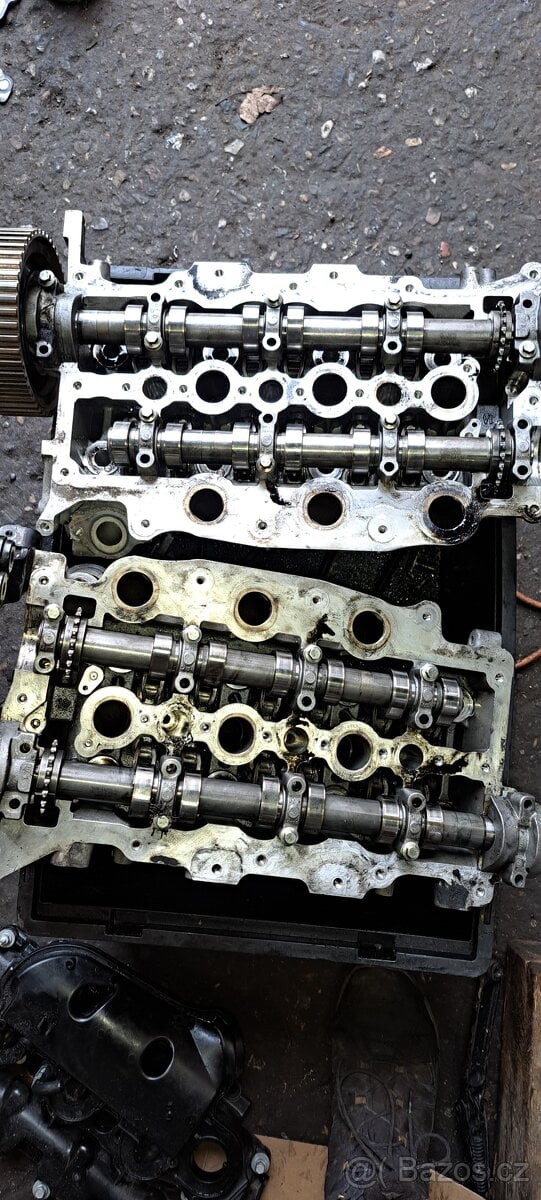 Hlava motoru jaguar land rover citroen 3.0 diesel