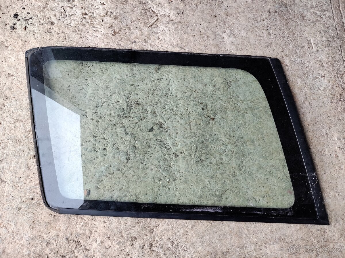 Okna Nissan Patrol Y61 wagon