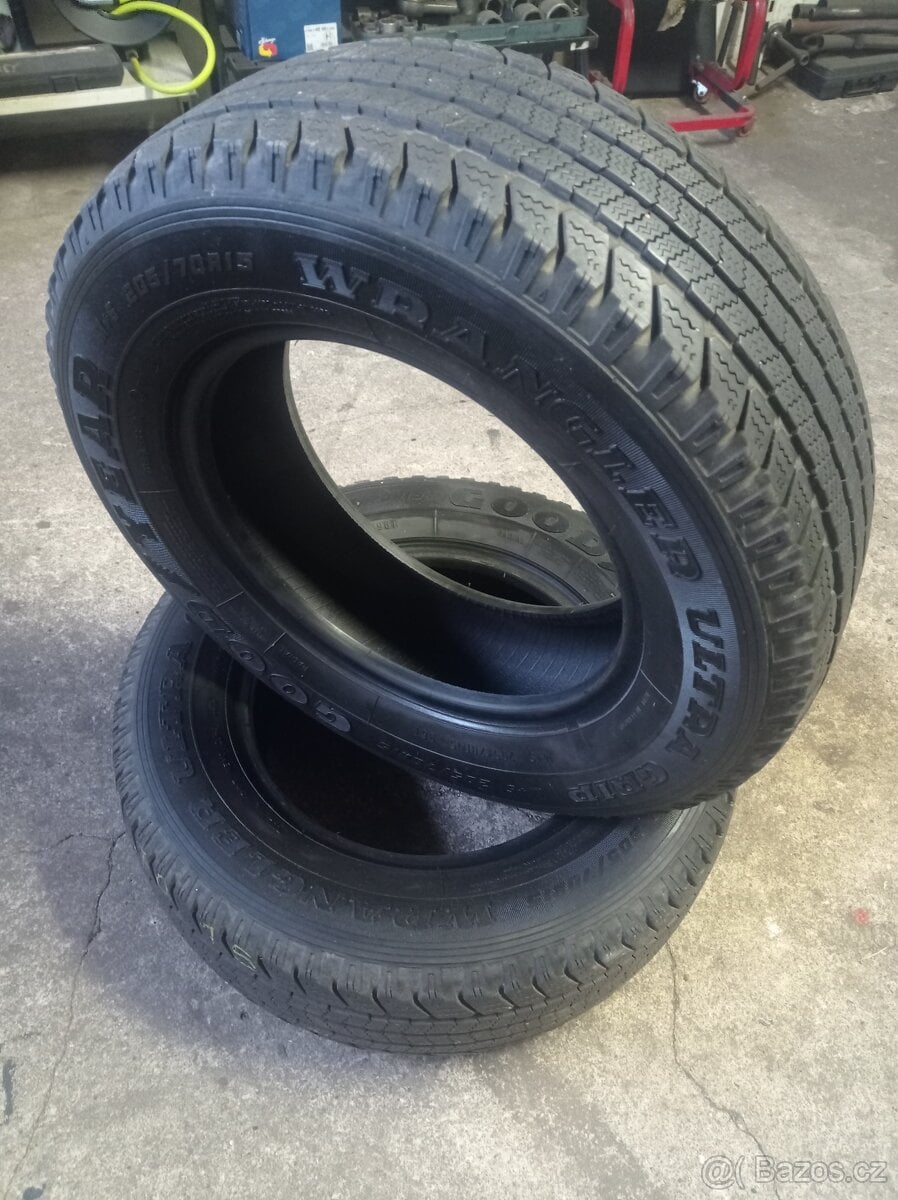 Pneu 205/70 R15 M+S _ zima