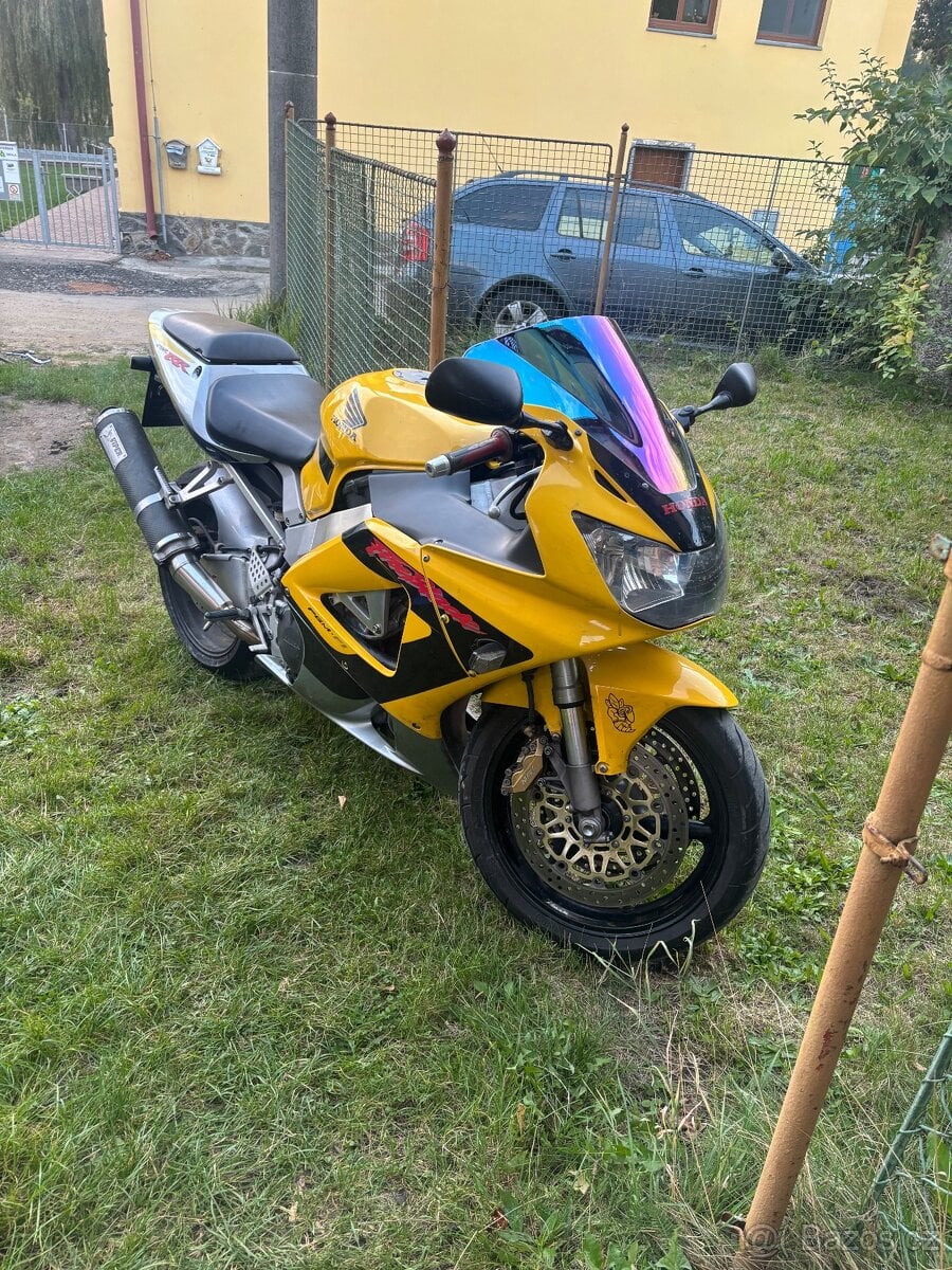 Honda CBR929RR Fireblade 01