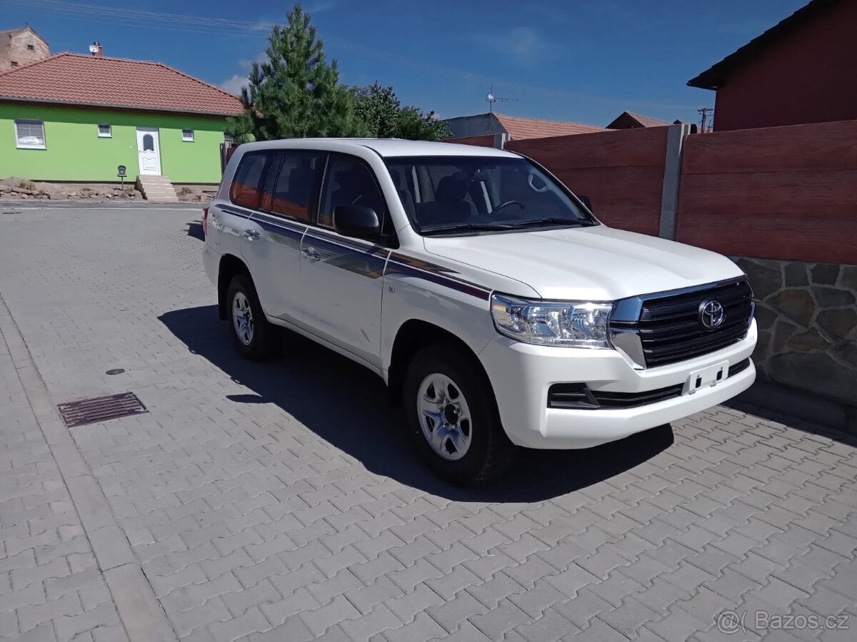 Toyota Land Cruiser LC 200 GX, 4,0 V6, Benzin, Manual, Nový
