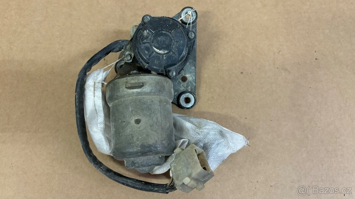 Motor stěračů Nissan Patrol W260 (12V)